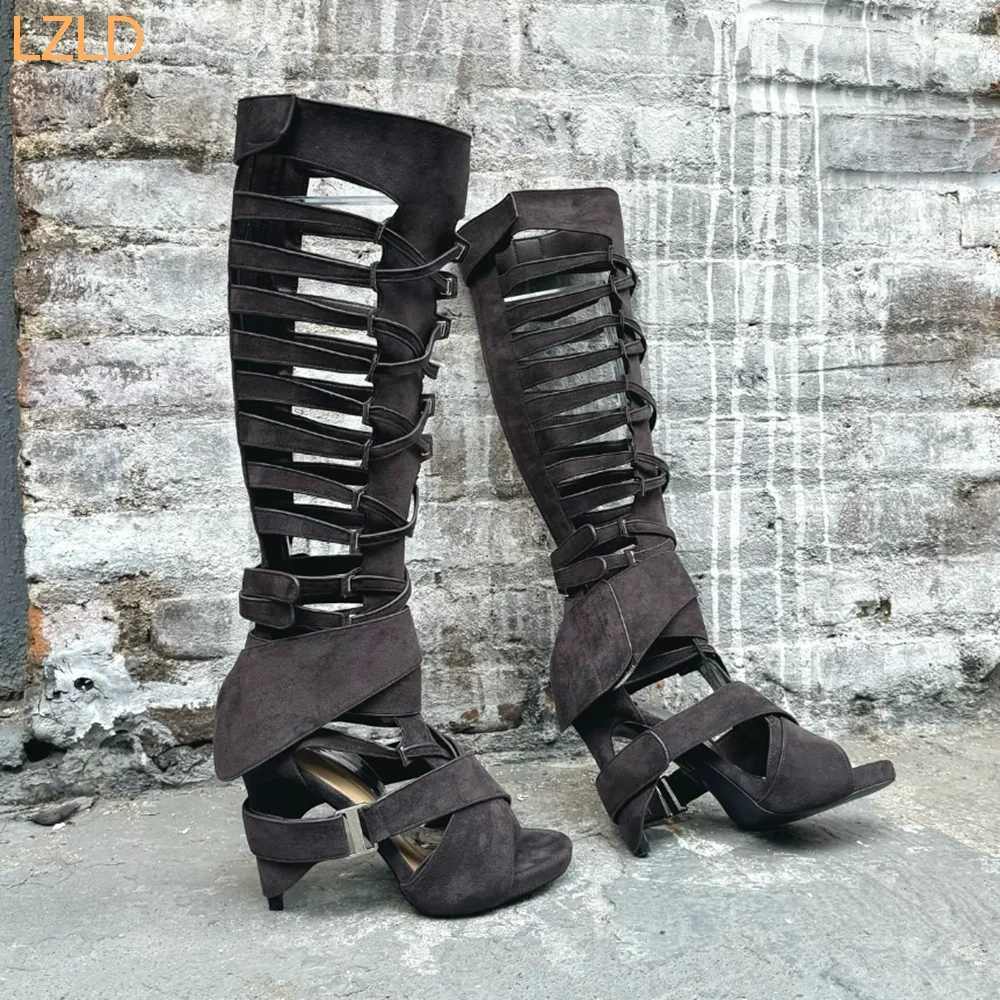 화이트 할로우 로마 벨트 버클 여성 부츠 2025 새로 - Leather Classic Strap 리뷰 및 가격